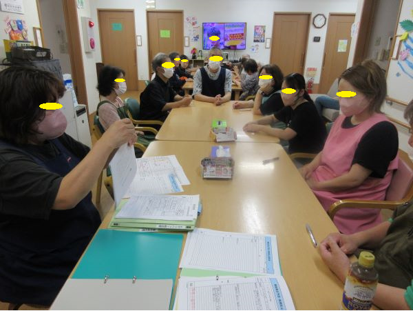 ８月職員会議・内部研修📔