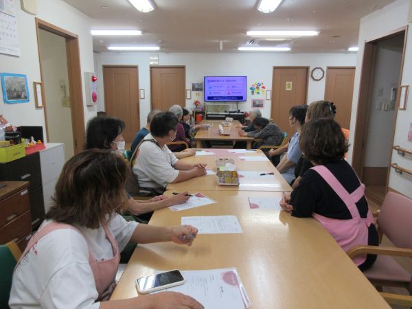 ６月職員会議・内部研修📔